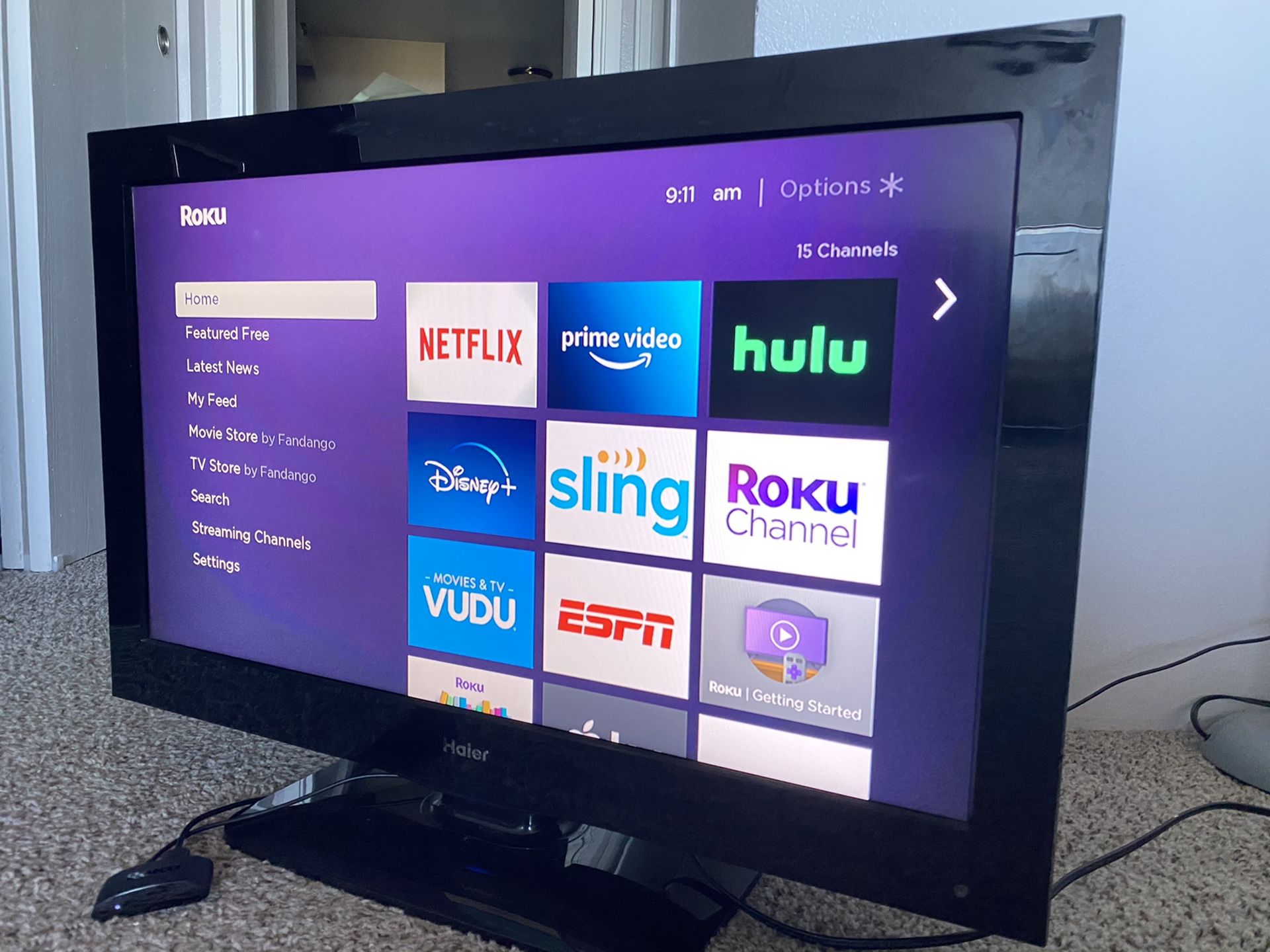 32 inch led tv with Roku smart