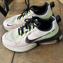 Air Max Verona Guava Ice EUC Women’s Athletic Shoes