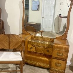 Wow Beautiful Antique Art Deco Waterfall Vanity and Chair, Beveled Mirror, Bakelite Pulls. Great Condition  $2000 Value 