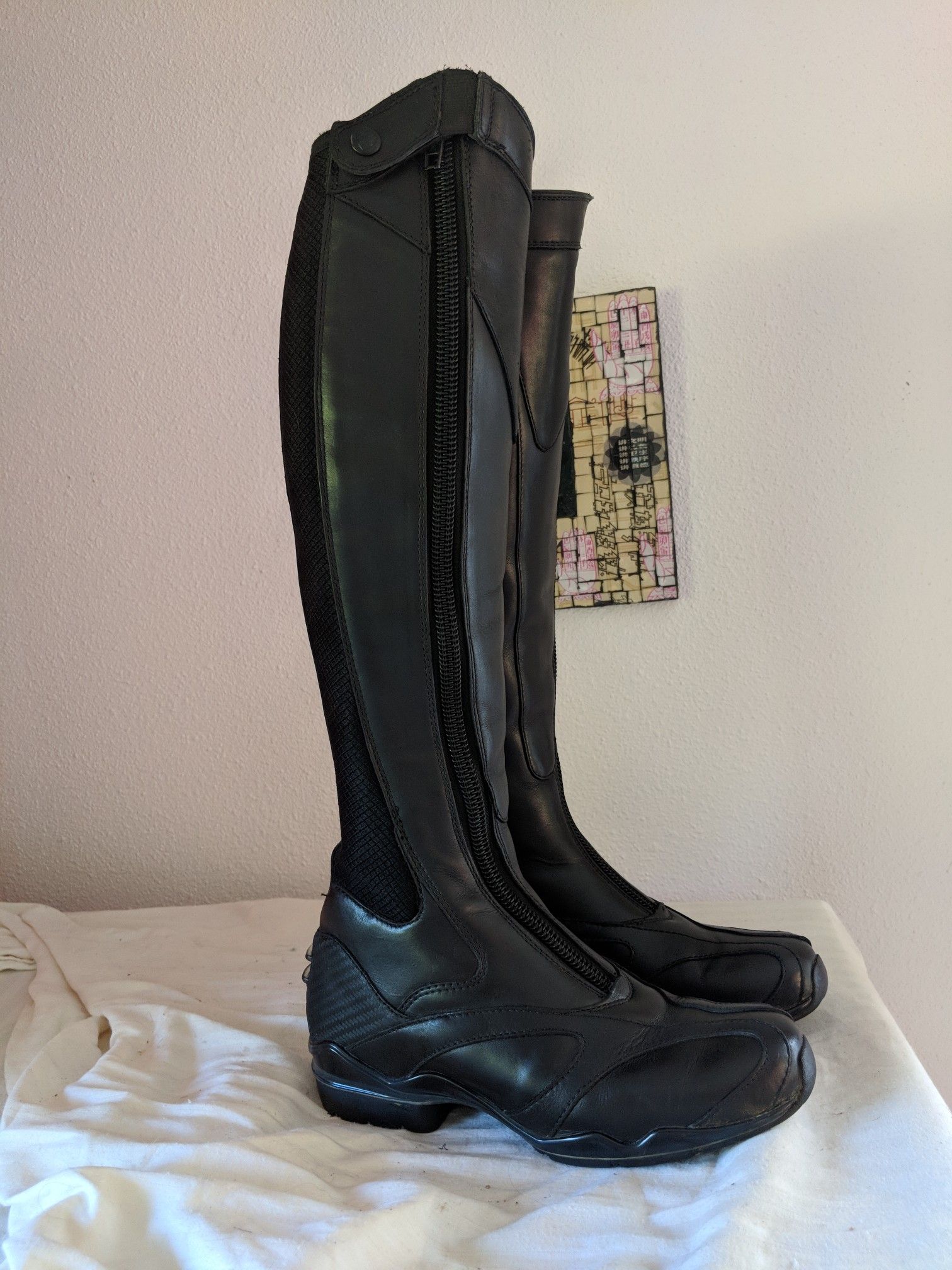 Ariat volant shop boots on sale