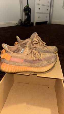 Yeezy Clay size 4y
