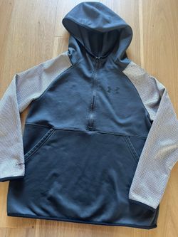 Youth XL Under Armour hooded Sweater 1/4 Zip 