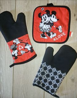 Lot of 3 Oven Mitts Mickey Mouse & Minnie Red and Black