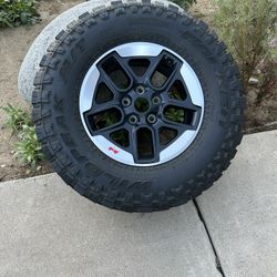 Jeep Rubicon Wheels & Tires
