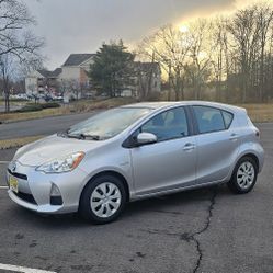 1012 Prius C