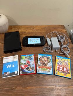 Nintendo Wii U Deluxe 32GB Console Bundle 5 Games Mario Kart 8