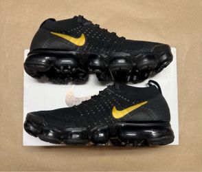 Nike Air Vapormax Flyknit 2 Mettalic Gold Women’s size 7.5 running shoes Rare!