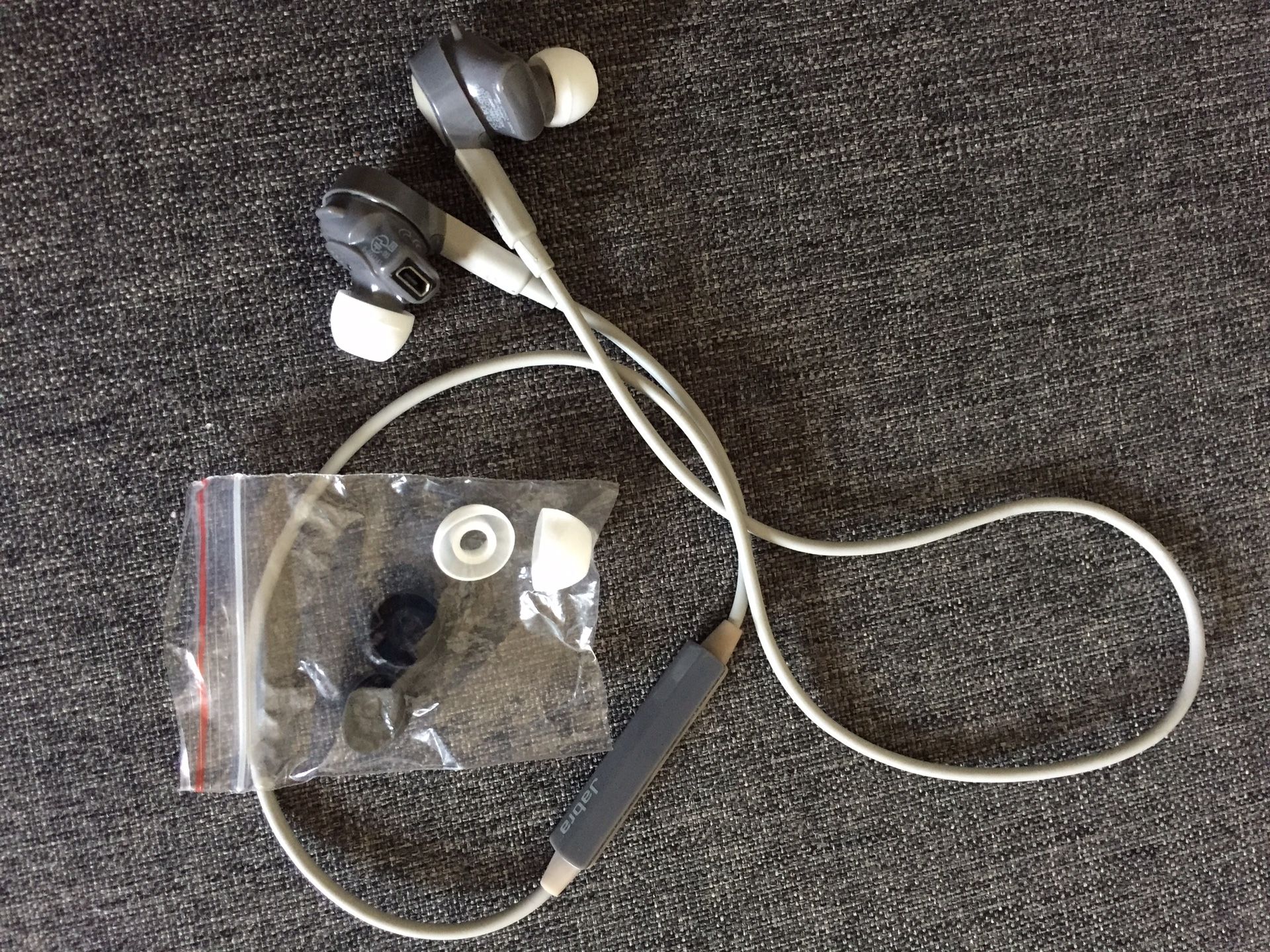 Jabra Sport Coach Wireless Bluetooth Headset Headphone