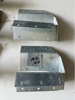 Joist hangers (Right)
