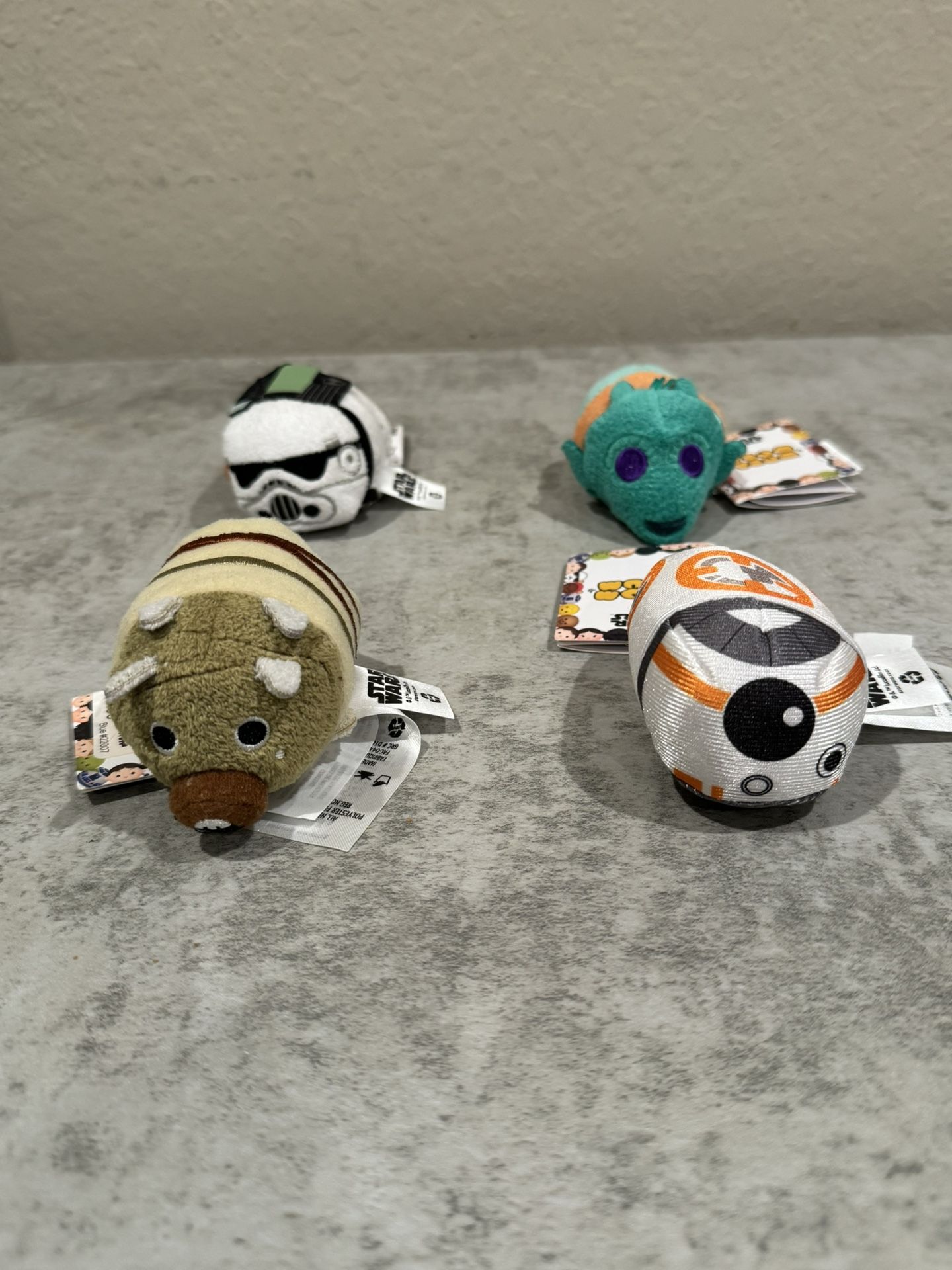 Lot of (4) Disney Tsum Tsum Star Wars 3.5" NWT - Greedo BB-8 Stormtrooper Tusken