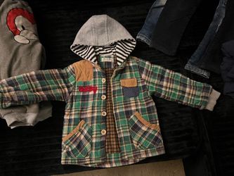 Free kids winter thick clothes. Suitable for under 4 years old kids.
