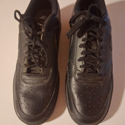 Excellent Condition Nike Shies  45.00 Great Price 