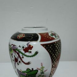 VINTAGE JAPANESE PORCELAIN VASE 5.5"