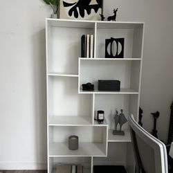 White Modern Bookcase / Bookshelf 