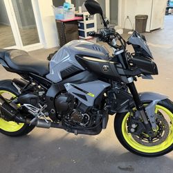 Yamaha FZ10 2017