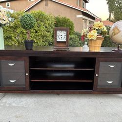 Modern 4 Drawer Media TV Stand Furniture Great Condition
