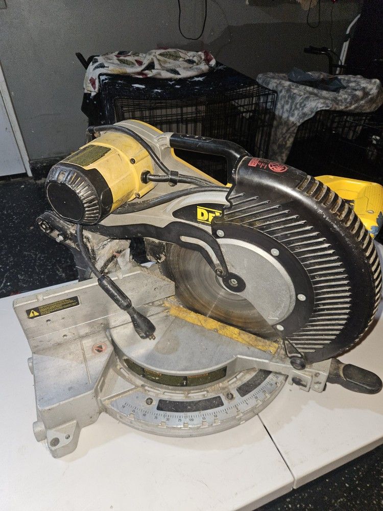 Dewalt 12in Miter Saw