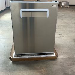 New Out Door Refrigerator, 4.8 Cu. Ft Mini Fridge 