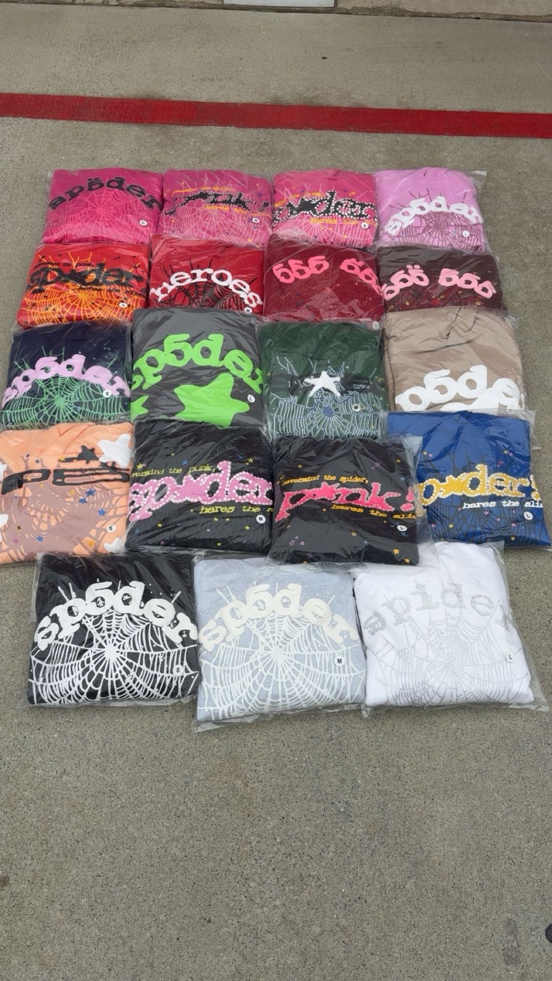 Spiders Dm What Color And Size ‼️‼️