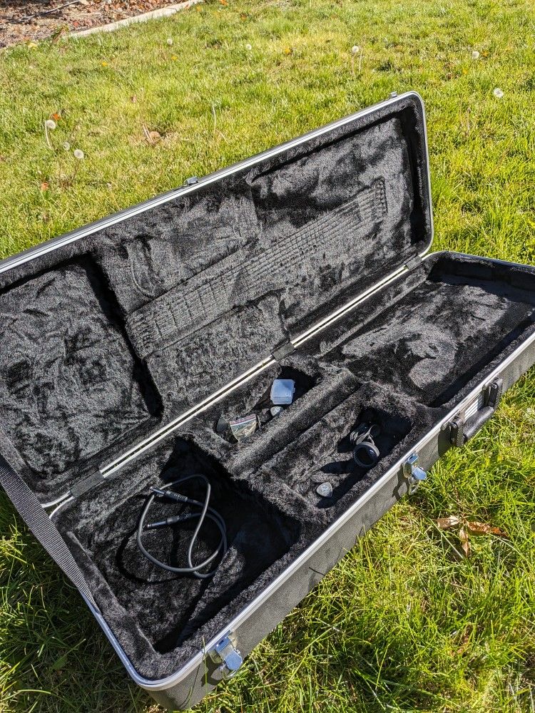 Gator Cases guitar Case Universal