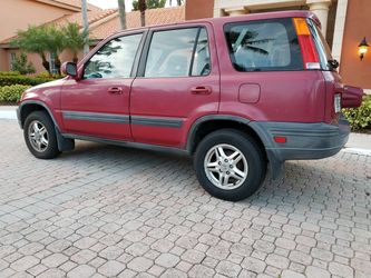 clean 1998 honda crv with ac! drives great!