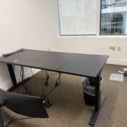 Office Furniture 4 Desks And 10 Chairs