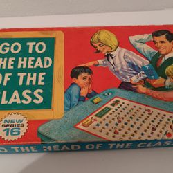  GAME - VINTAGE GO TO THE HEAD OF THE CLASS 