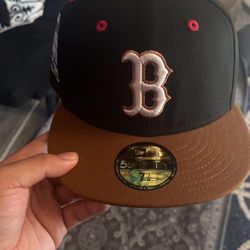 Boston Sneaketown 7 3/8