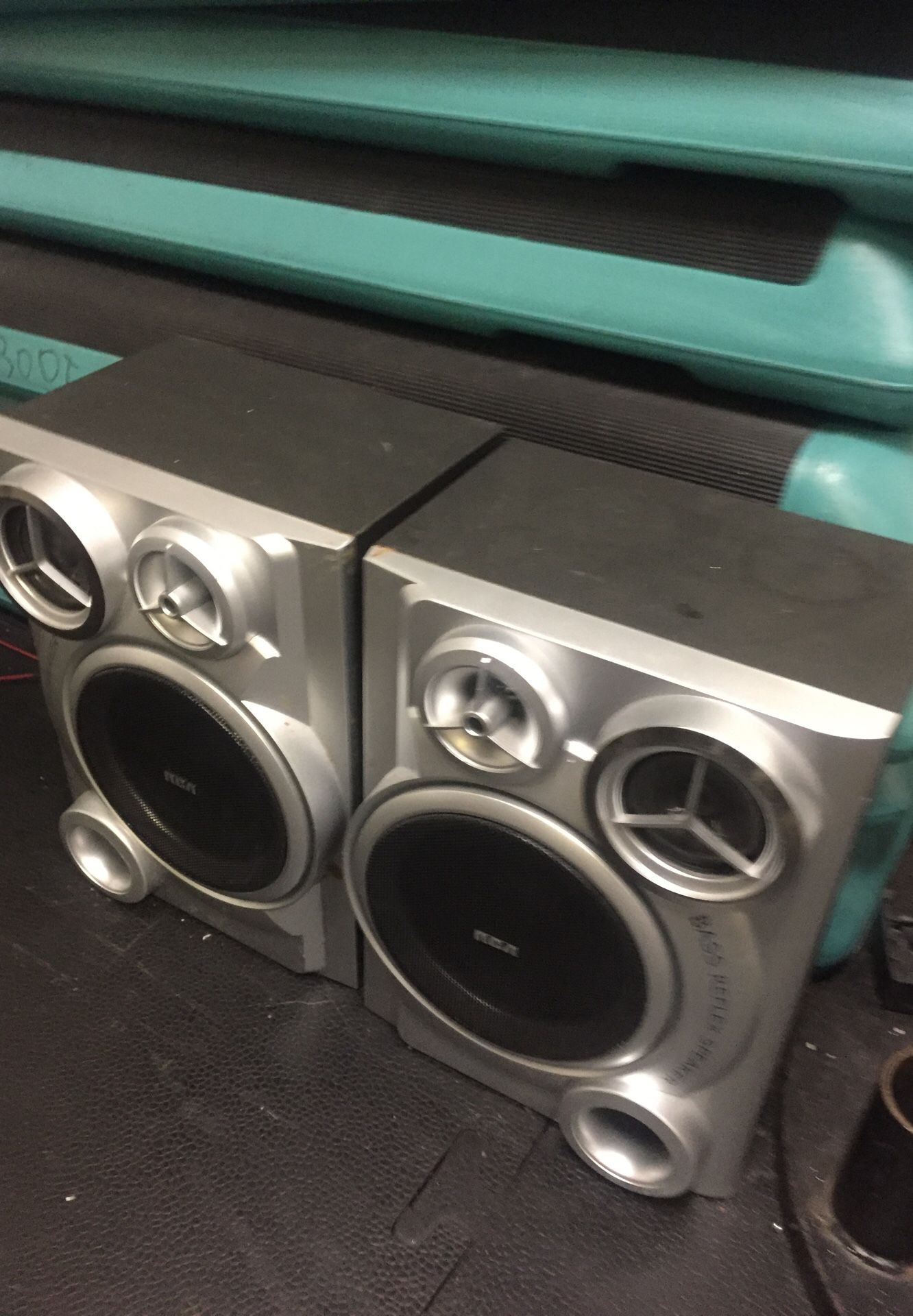 32” x2 Speaker system