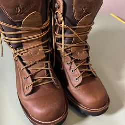 Danner Quarry Size 11 Wide EE Brown Leather Boots 180$ OBO 