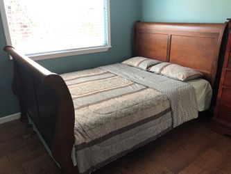 EXCELLENT And MUST SELL - Wooden Queen Sleigh Bed with matching Chest