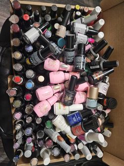 Nail Polishes/ Gel Polishes 