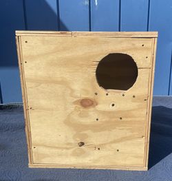Parrot. Nest Box… Custom Made ( Med Parrot - African Grey / Amazon ! Give Your Bird A Home ( Nest )