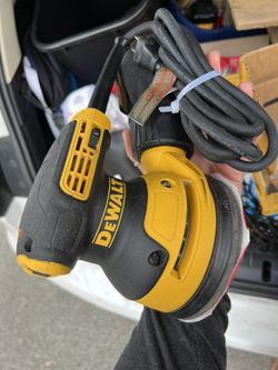 New sander Dewalt