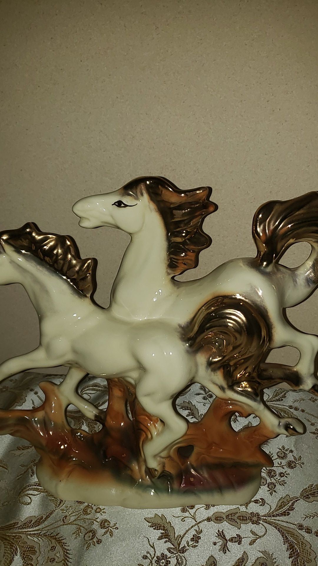 Horses 🐎 sculpture 16"x14"