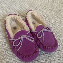 Uggs Womens Dakota Slippers Size 4