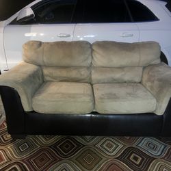 🛋️ Beige & Brown Leather Love Seat Couch – Super Comfy! 🛋️