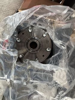 4x4 Chevy Silverado Hub Assembly 99-16