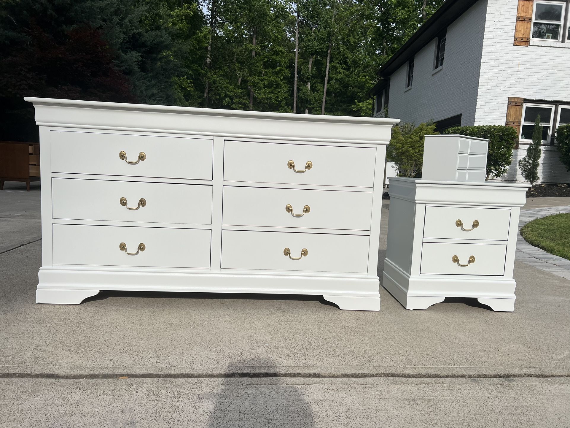 REFINISHED large 61.5” dresser+nightstand $399 CAN DELIVER! 