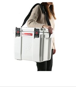 Moosejaw 25 Quart Ice Fort Hard Cooler with Microban,