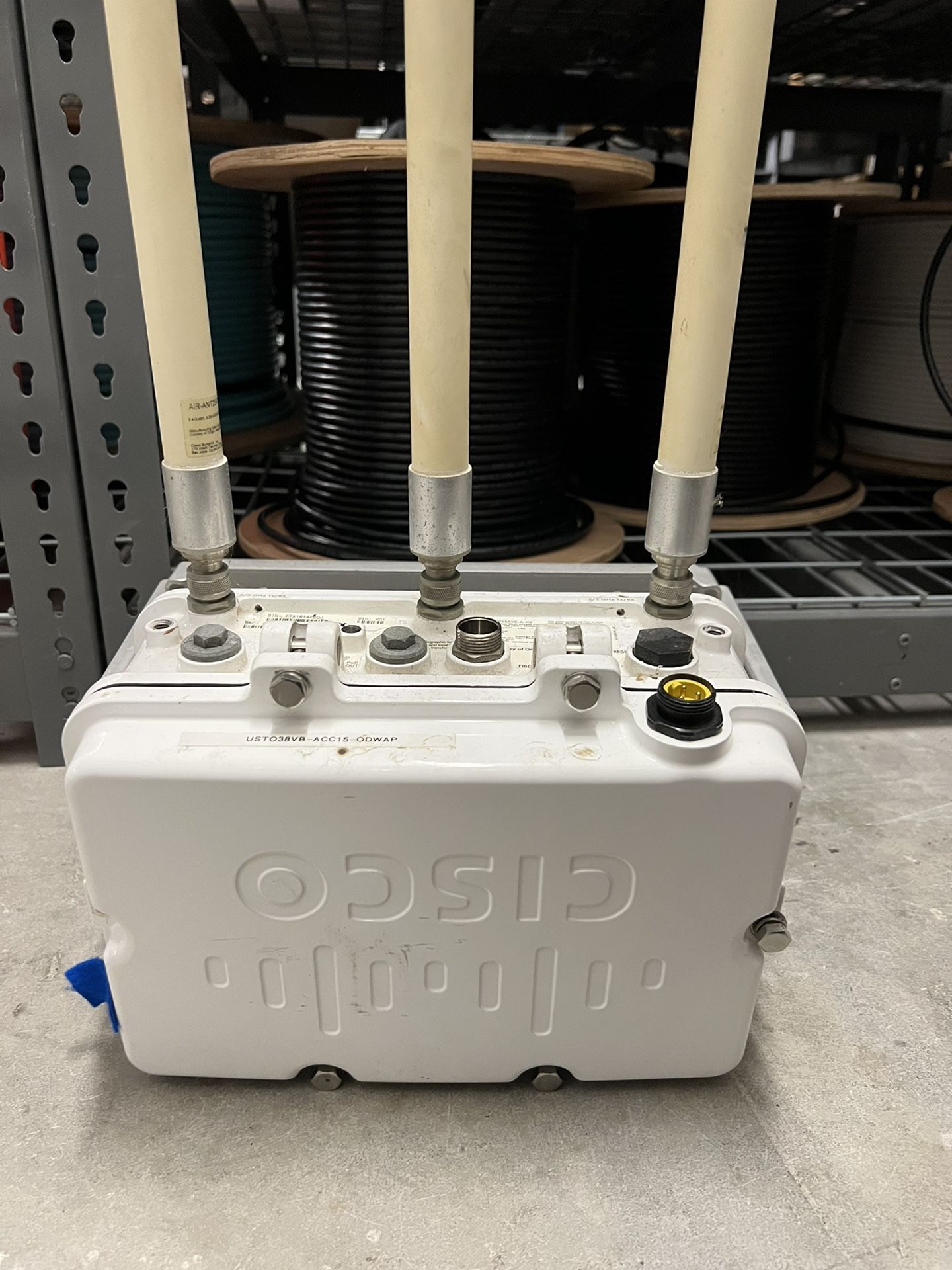 The Cisco® Aironet® 1550 Series Outdoor Access Point with Cisco CleanAir™ technology