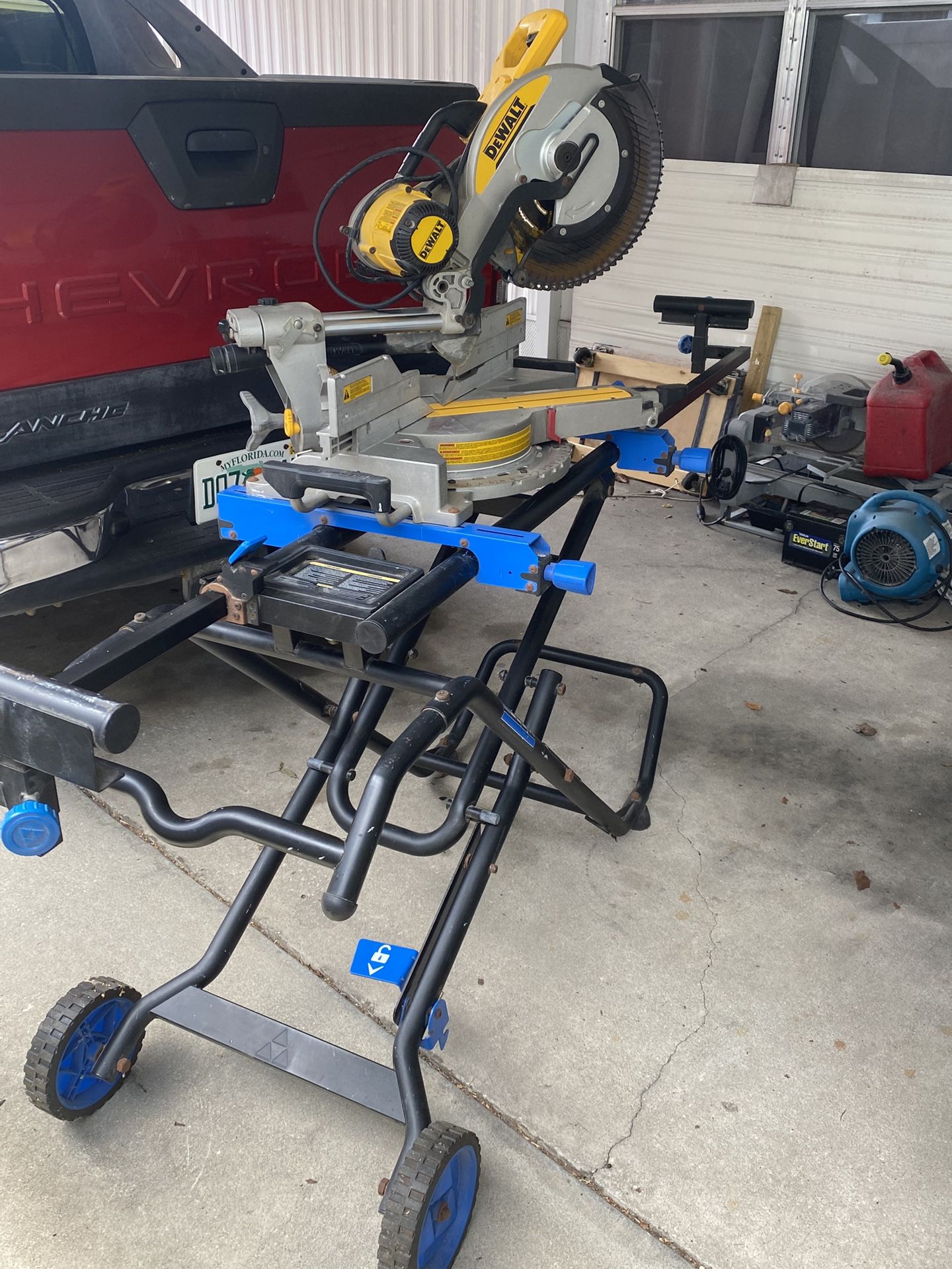 12 Inch Duel Compound Slider Dewalt 