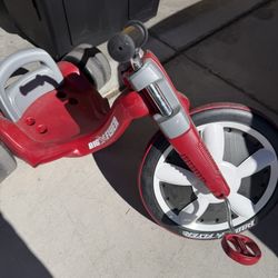 Radio Flyer Big Flyer Sport Tricycle with Adjustable Seat