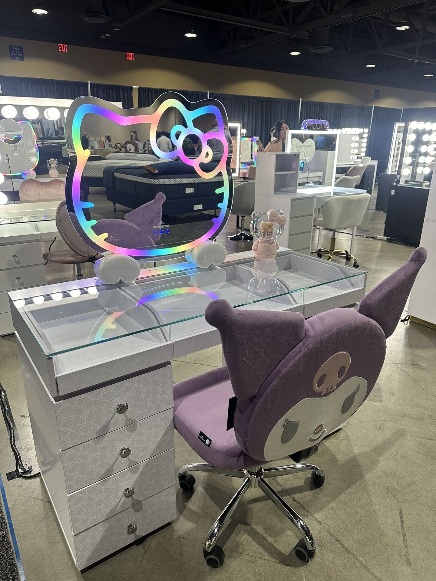 Hello Kitty Vanity Set