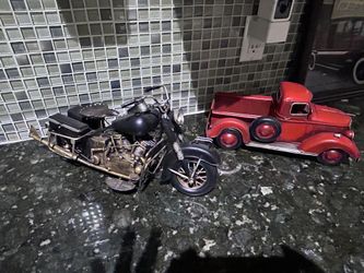 2pc Vintage Car Decor