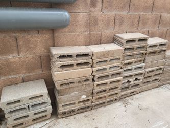 Used Concrete Hollow Blocks – Large Lot