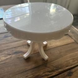 Little Girls Plastic White Cake Table