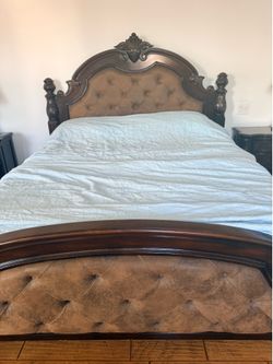 Cal King bed with 2 night stand and lamps