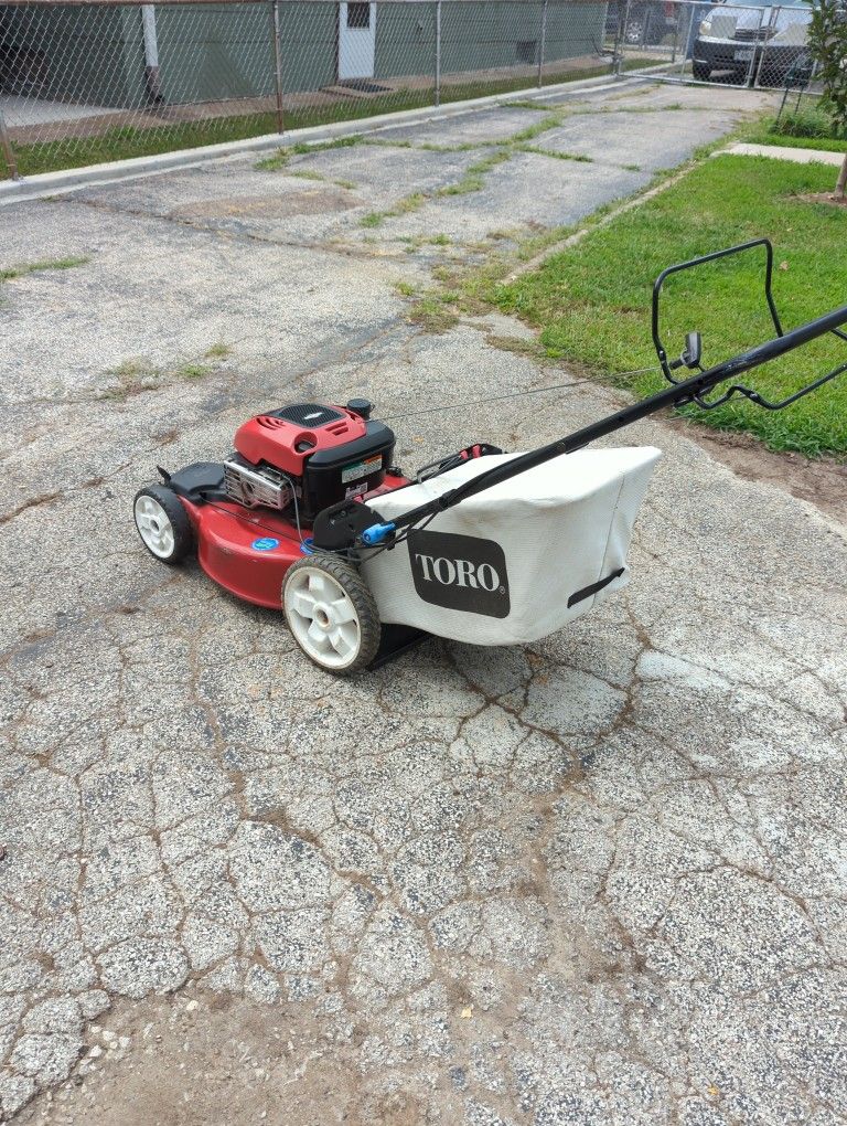 Toro Shelf Prepoled Mower 7.25 HP 22"cut