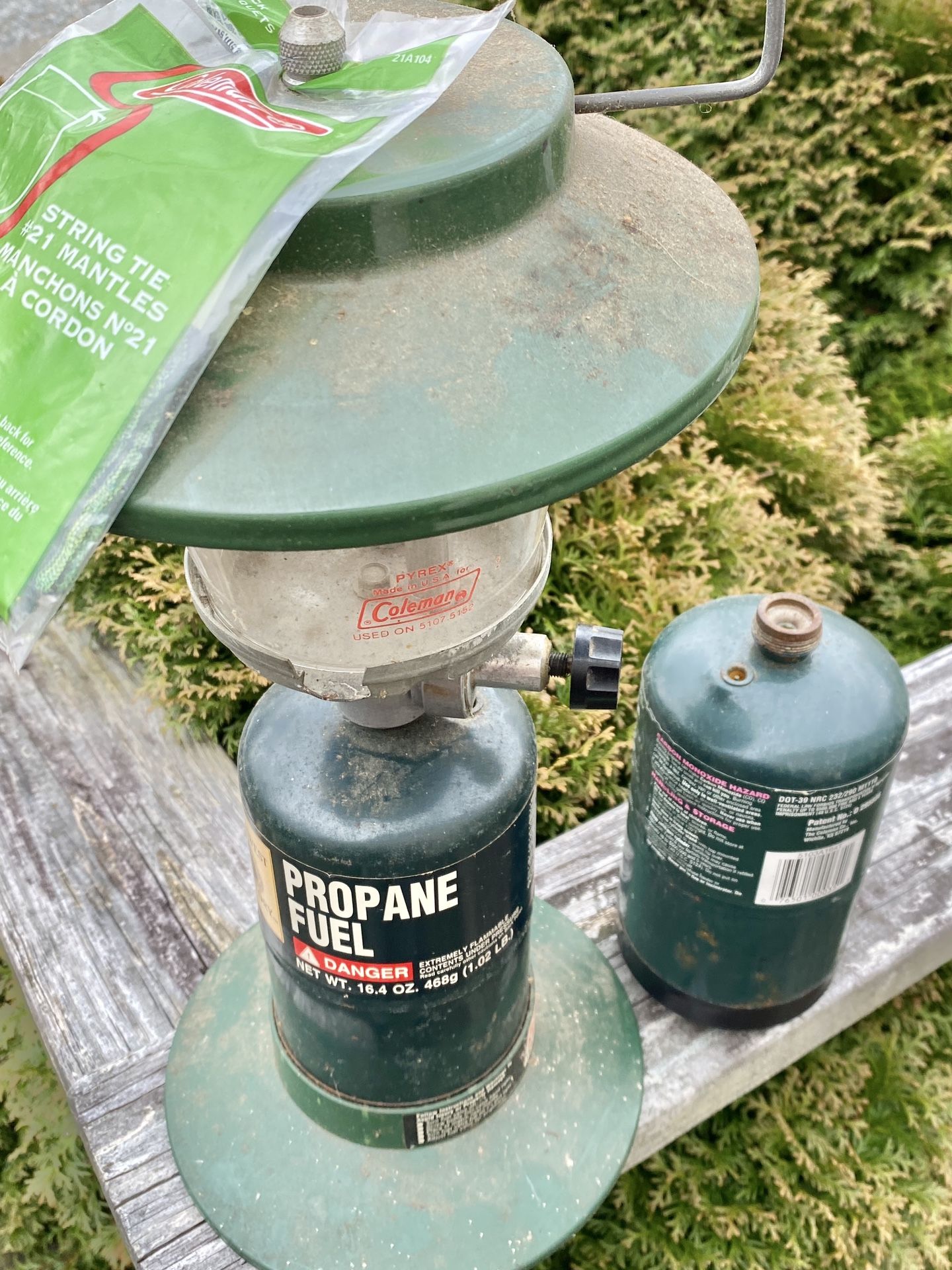 Coleman Propane Lamp with Wicks